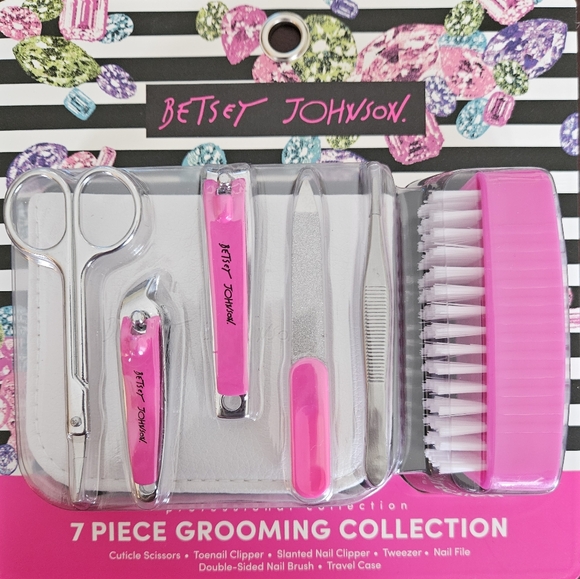 Betsey Johnson | 7 Piece Grooming Collection | Pink | Nail Gift Set | Body Care - Picture 2 of 4
